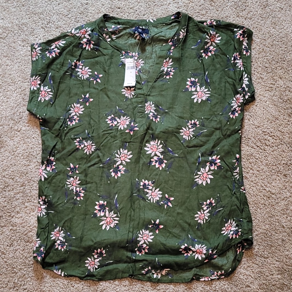NWT Gap floral top